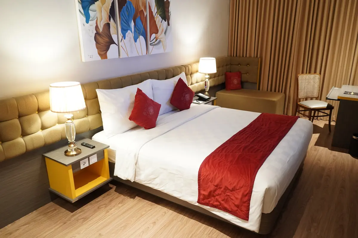 Deluxe Room Ramada by Wyndham Yogyakarta dengan garden view