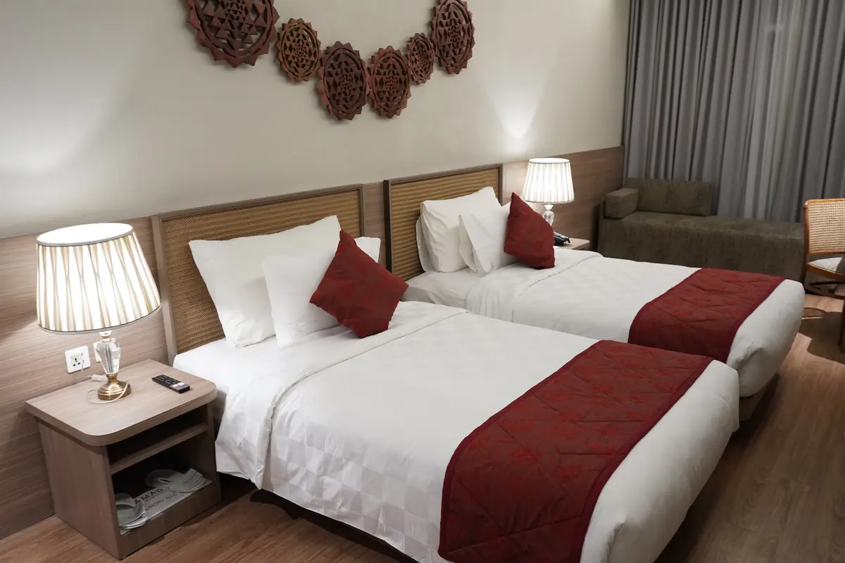 Premier Room Ramada by Wyndham Yogyakarta dengan twin bed